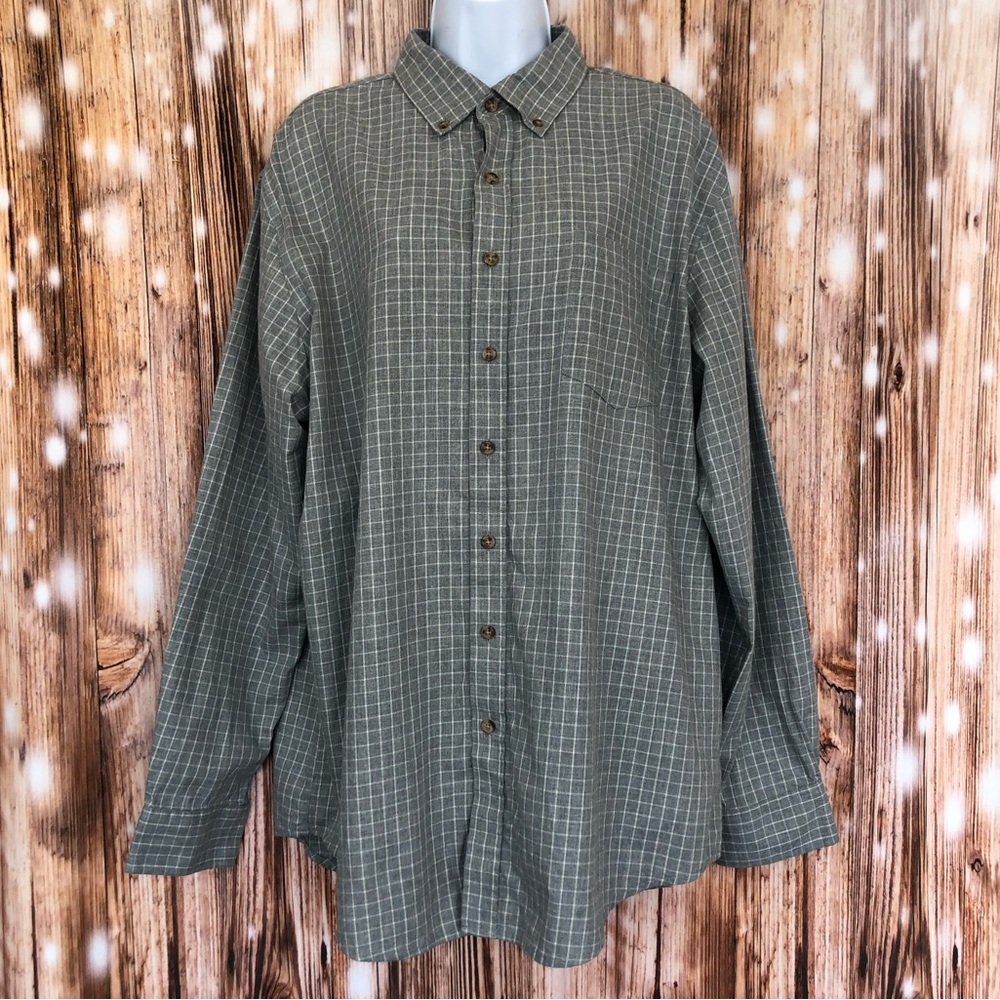 Croft & Barrow Gray and White Checkered Collared Button Up Long Sleeve Shirt